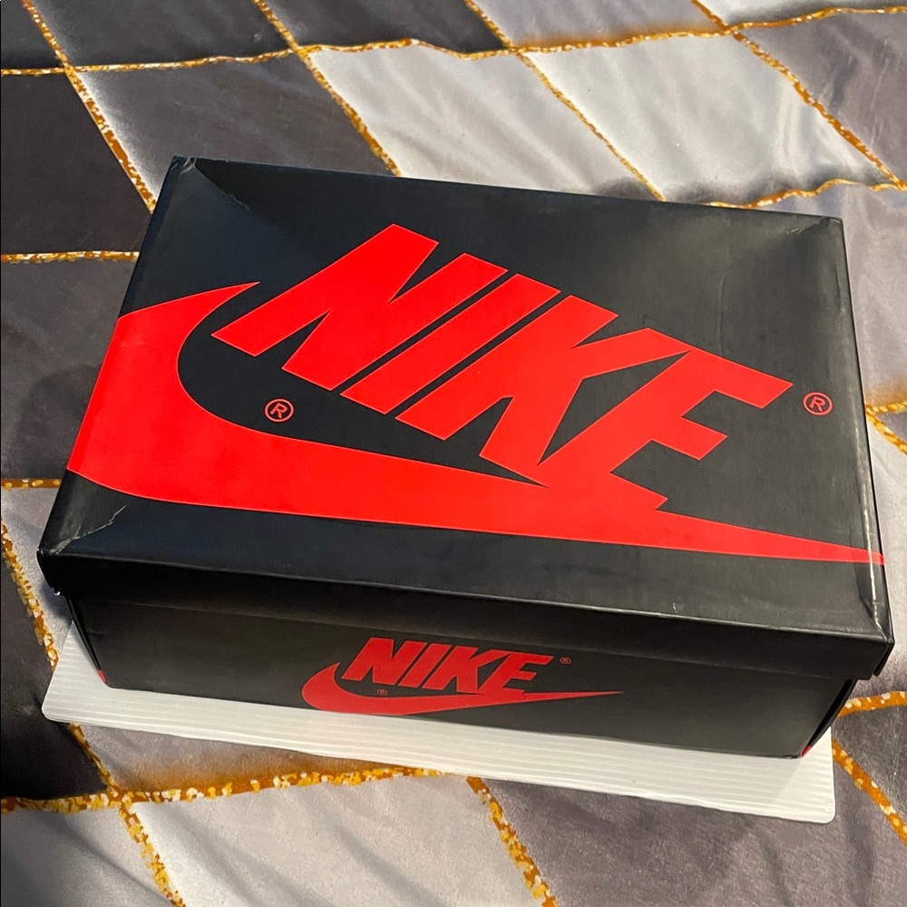 Nike Men's Black and Red High-Top Sneakers brand New - Picture 10 of 12